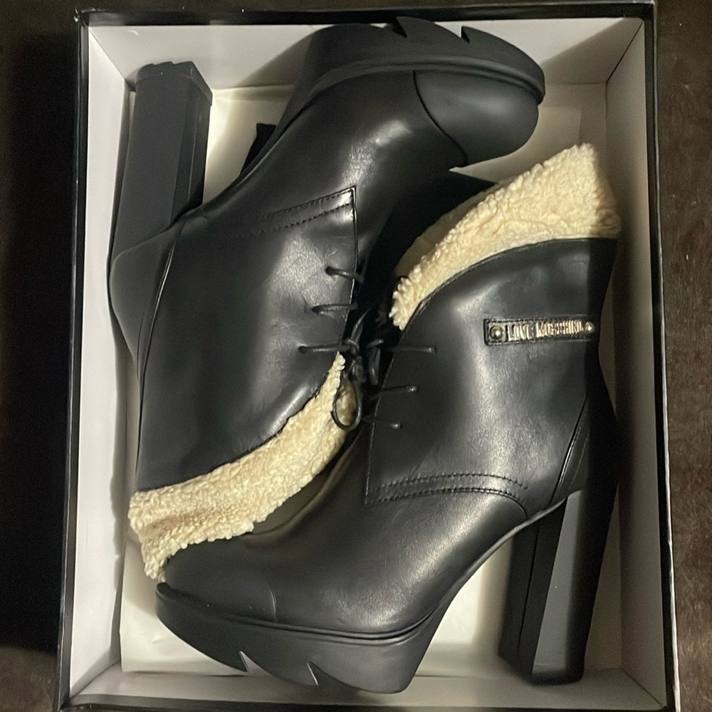 Love Moschino boots woman’s size 39, US 8
